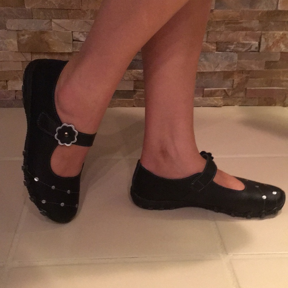 Bernie Mev Didi Leather Mary Jane Flats, EUR 39